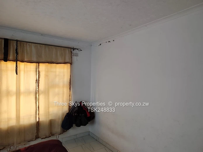3 Bedroomed Cottage On 2000Sqm 
