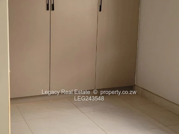 Modern 3 Bed Home With Solar & Borehole In Rainham Park