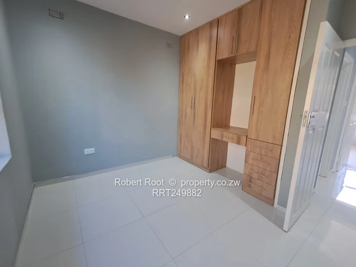 Neat newly buit 3 bed cottage
