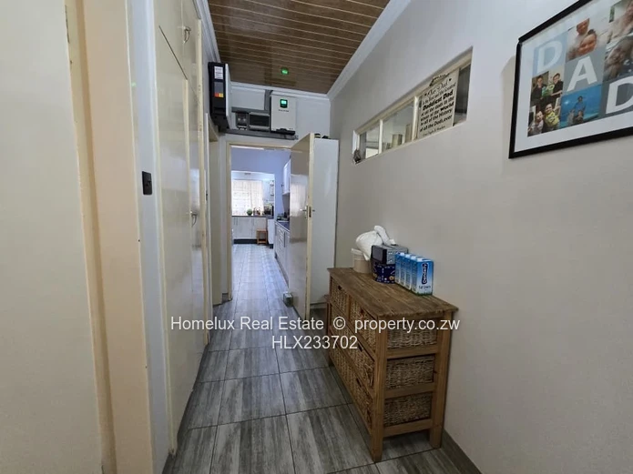 Elegant Eastlea 5-Bedroom Family Home with Separate Cottage |