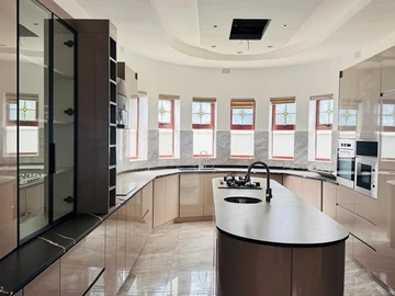 8 Bedroom House