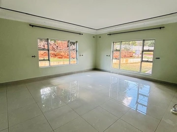 3 Bedroom Flat & Apartment