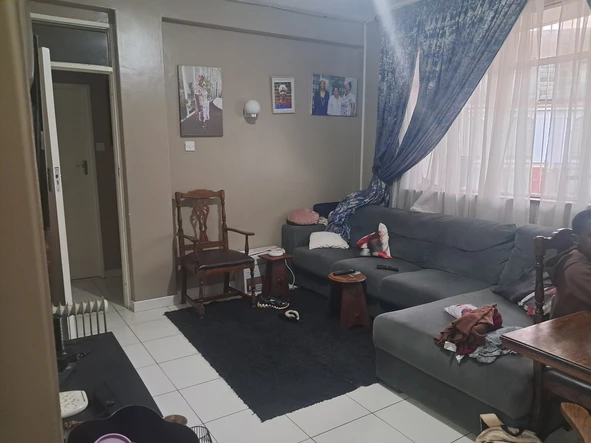 2 Bedroom Flat & Apartment