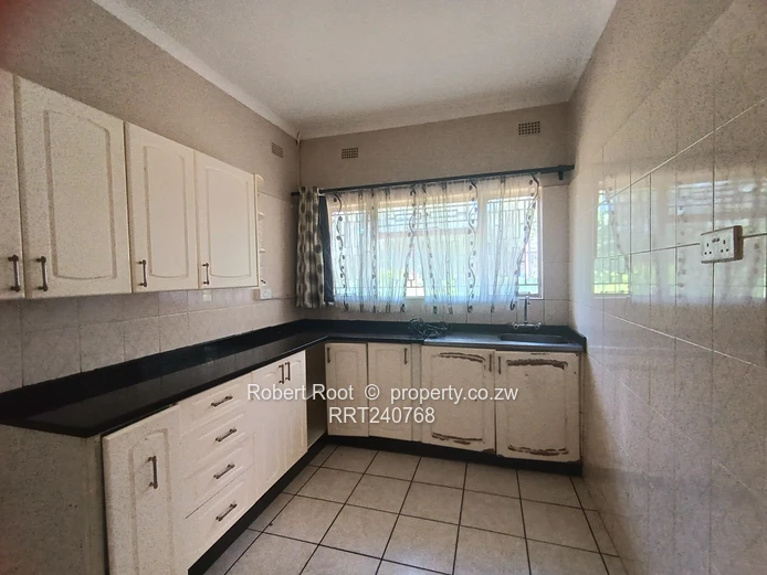 2 bed garden cottage in Philadelphia