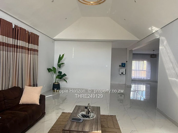 Spacious 4-Bed Nyeredzi Ridge Home — Borehole & Vaulted Ceilings