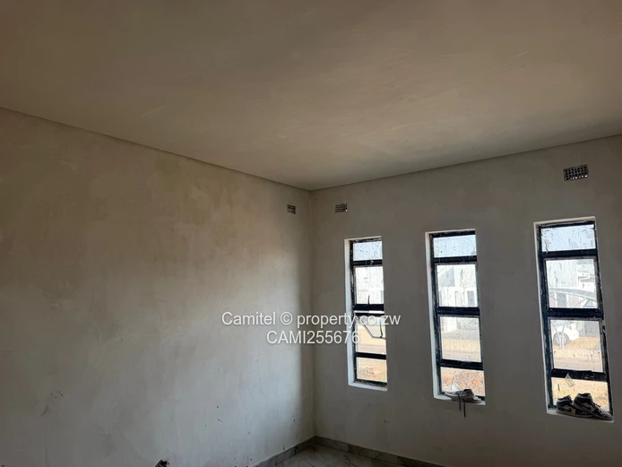 Sunlit 3-Bed Townhouse in Greendale North (Peakwood)with Borehole