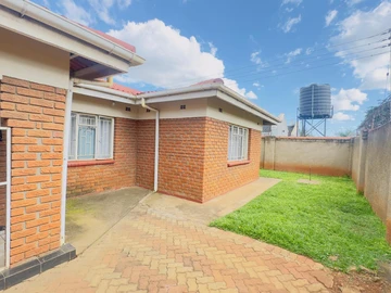 5-Bedroom House In Dawn View Park, Harare