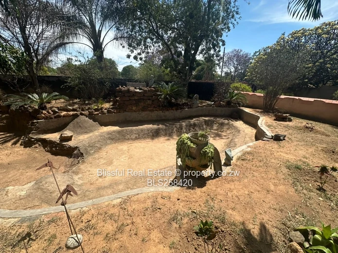 Gated 4-Bed Furnished House with Pool & Borehole, Hatfield