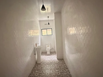 4 Bedroom Flat & Apartment