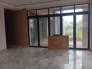 8 Bedroom House