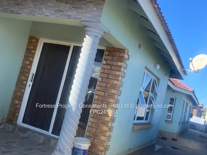 Spacious 5-Bedroom Family Home for Rent – New Marimba Park ?