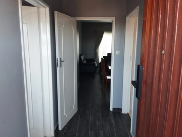 3 Bedroom Flat & Apartment