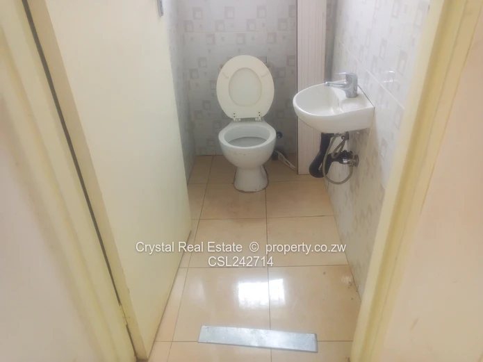 Bluffhill Shop Now Available  USD 1500 PER MONTH