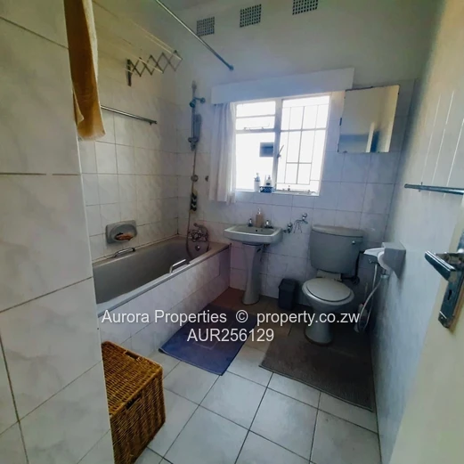 IMMEDIATE availability of a FULLY FURNISHED apartment located in Avondale $1300 P/M