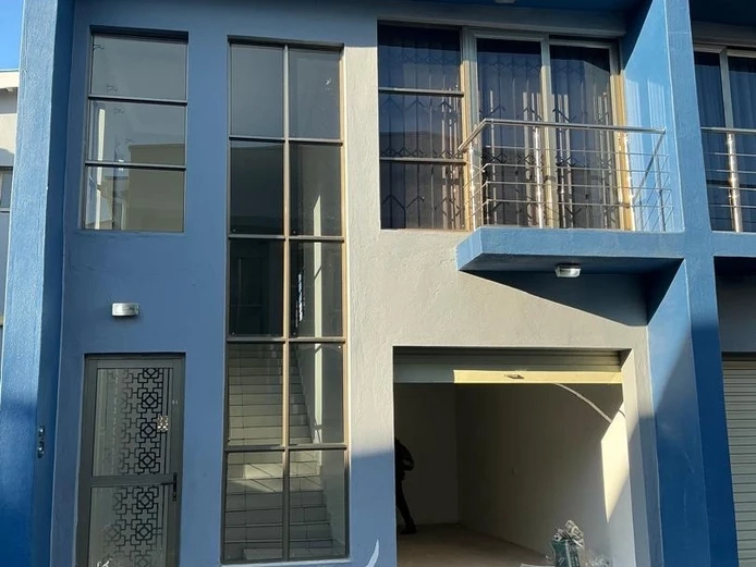 Newlands townhouse to rent 
