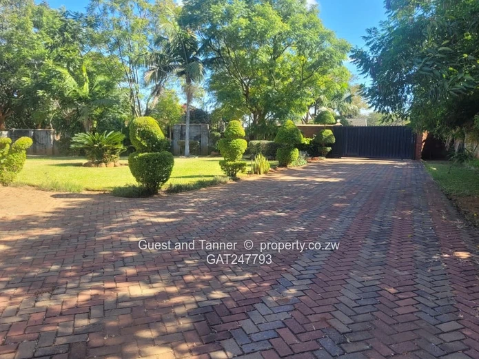 New Marlborough Neat and Spacious Family Home - 4 Bedrooms to Rent