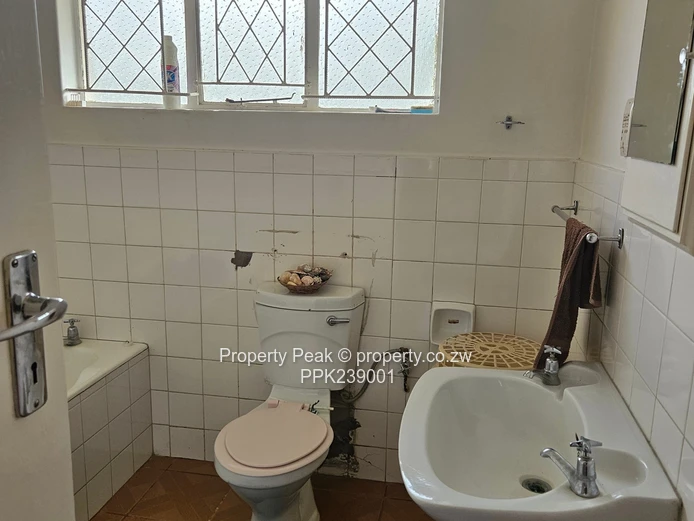 Solid House In Mt Pleasant For Rent Good Location Close To Groombridge Shopping Centre. (Sole Mandate)