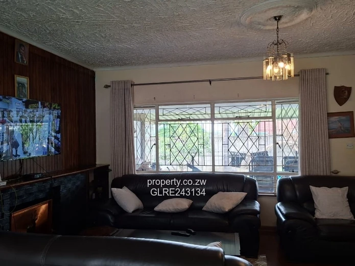 Renovated 3-Bed with Enclosed Patio & Garden — Mabelreign