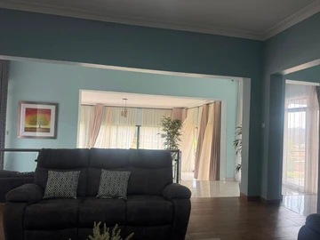 6 Bedroom House