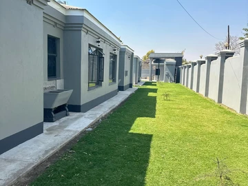 3 Bedroom Garden Flat