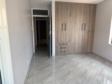 4 Bedroom Flat & Apartment
