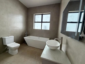 4 Bedroom Garden Flat