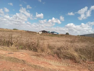 Commercial & Industrial Land