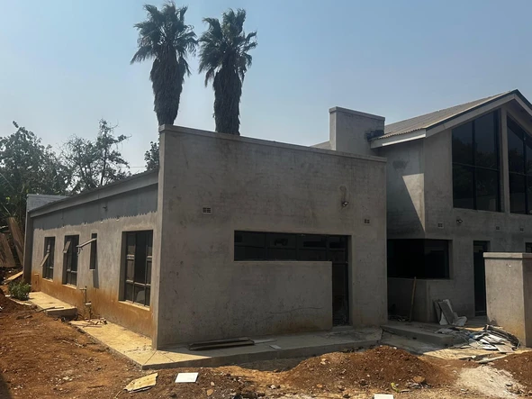 3 Bedroom Flat & Apartment