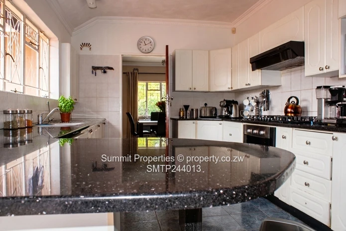 Luxury 4 bedroomed Family Home for Sale 