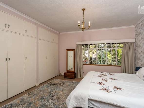 4 Bedroom Garden Flat