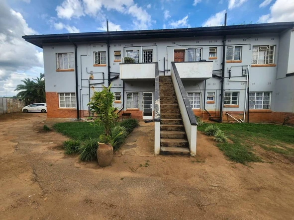 2 Bedroom Flat & Apartment