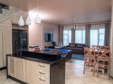 3 Bedroom Flat & Apartment