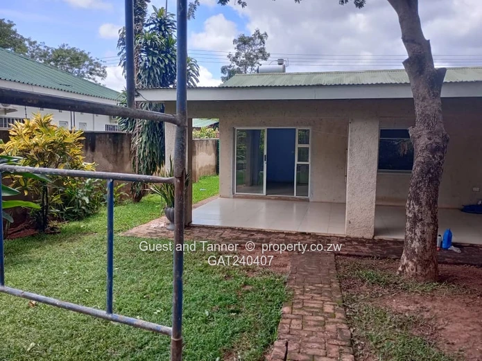 Low-Density Investment Opportunity on 2,100 sqm in Victoria Falls