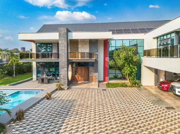 6 Bedroom House