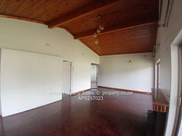 Neat Home Suitable For Offices Also! 