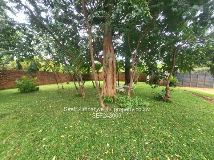 Mandara 5-Bed on 4869m² — Granite Island Kitchen & Borehole