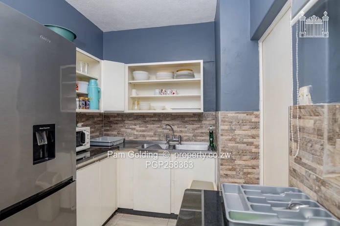 2 Bedroom Duplex Flat, Corner King George & Aberdeen
