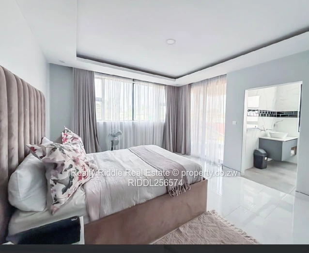 Stunning 6 bedrooms house in Mt Pleasant heights phase 1