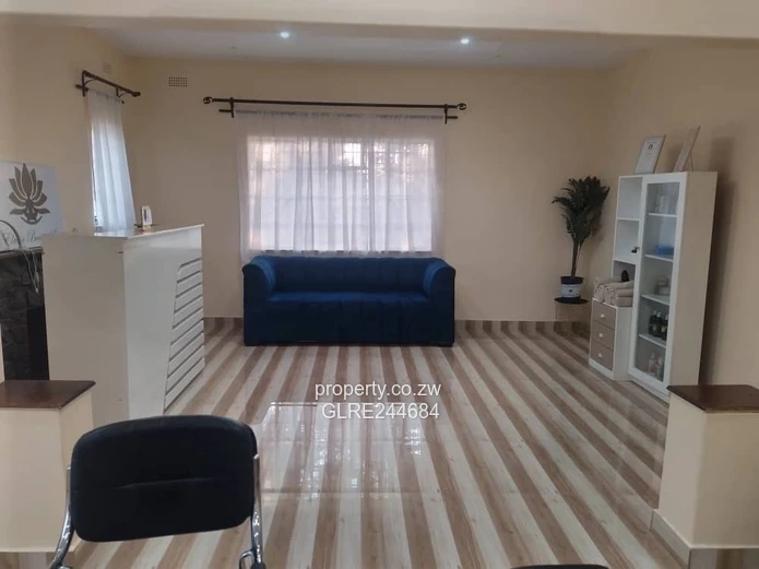 Avondale 4BR, 2BA Home - Borehole & Modern Kitchen