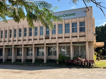 Warehousing Workshops and Offices on Large Piece of Land