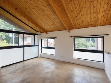 4 Bedroom Flat & Apartment