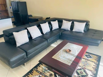 2 Bedroom Flat & Apartment