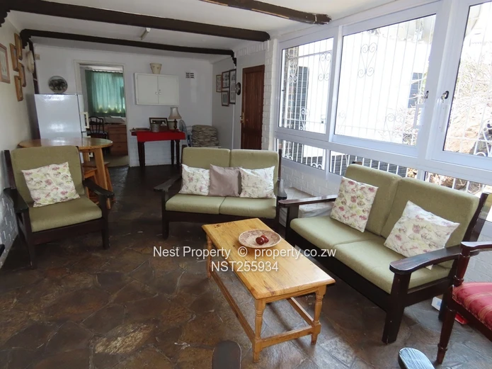 Neat Corner Garden Flat in Greendale North!