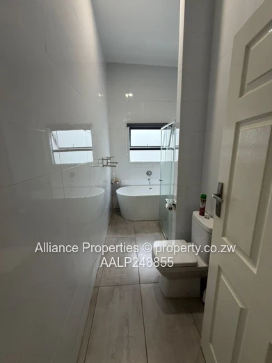 Modern 4-Bed Avondale Townhouse with Pool 