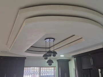 6 Bedroom House