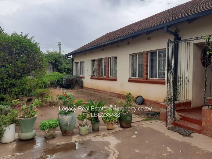 Well-Located Braeside Property Ready for Transformation