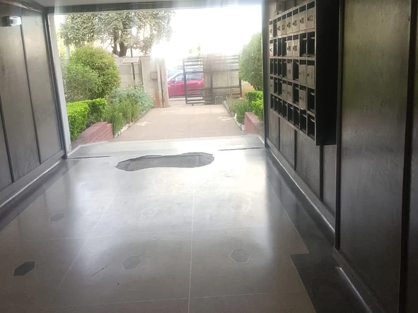 2 Bedroom Flat & Apartment
