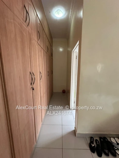 Duplex House In Greystone Park