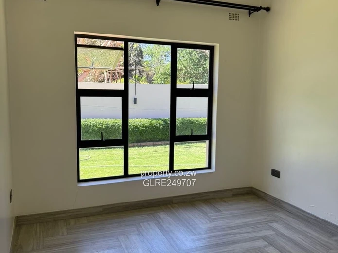 Stone-clad 4-Bed Mount Pleasant Apt - Pool & Borehole