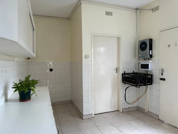 2 Bedroom Flat & Apartment